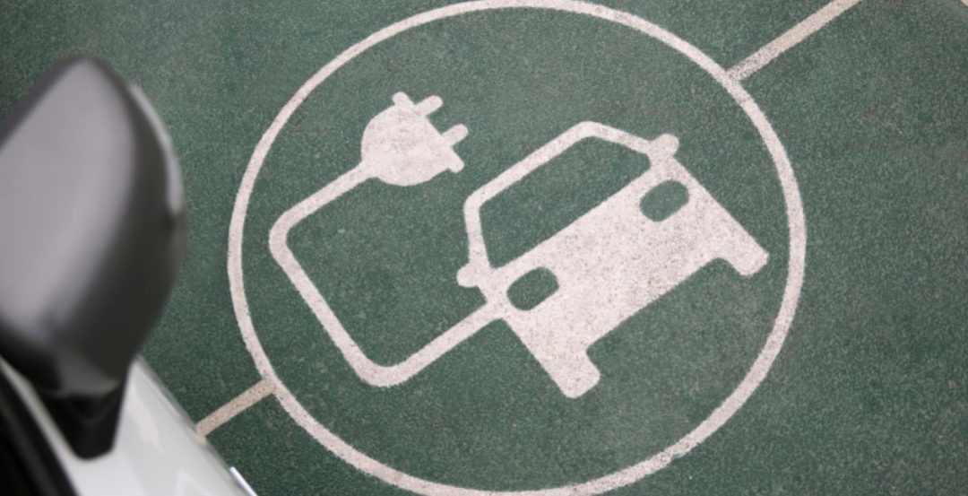 Proyectos inmobiliarios del sur incorporan infraestructura de carga para vehículos eléctricos