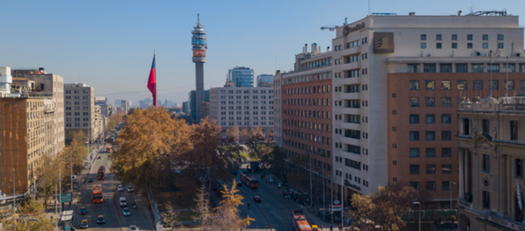 Entidades de Gobierno aprovechan ofertas de arriendo de oficinas en Santiago Centro